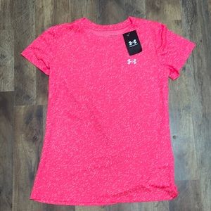 Under armor loose fitting shirt